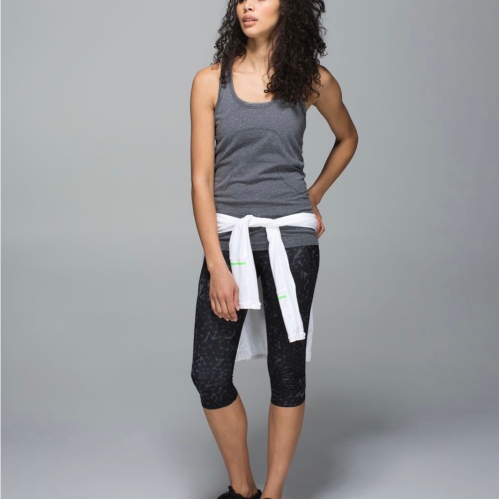 LULULEMON  Top Speed Crop Full-On Luxtreme Star Crushed Coal Black Women Size 6